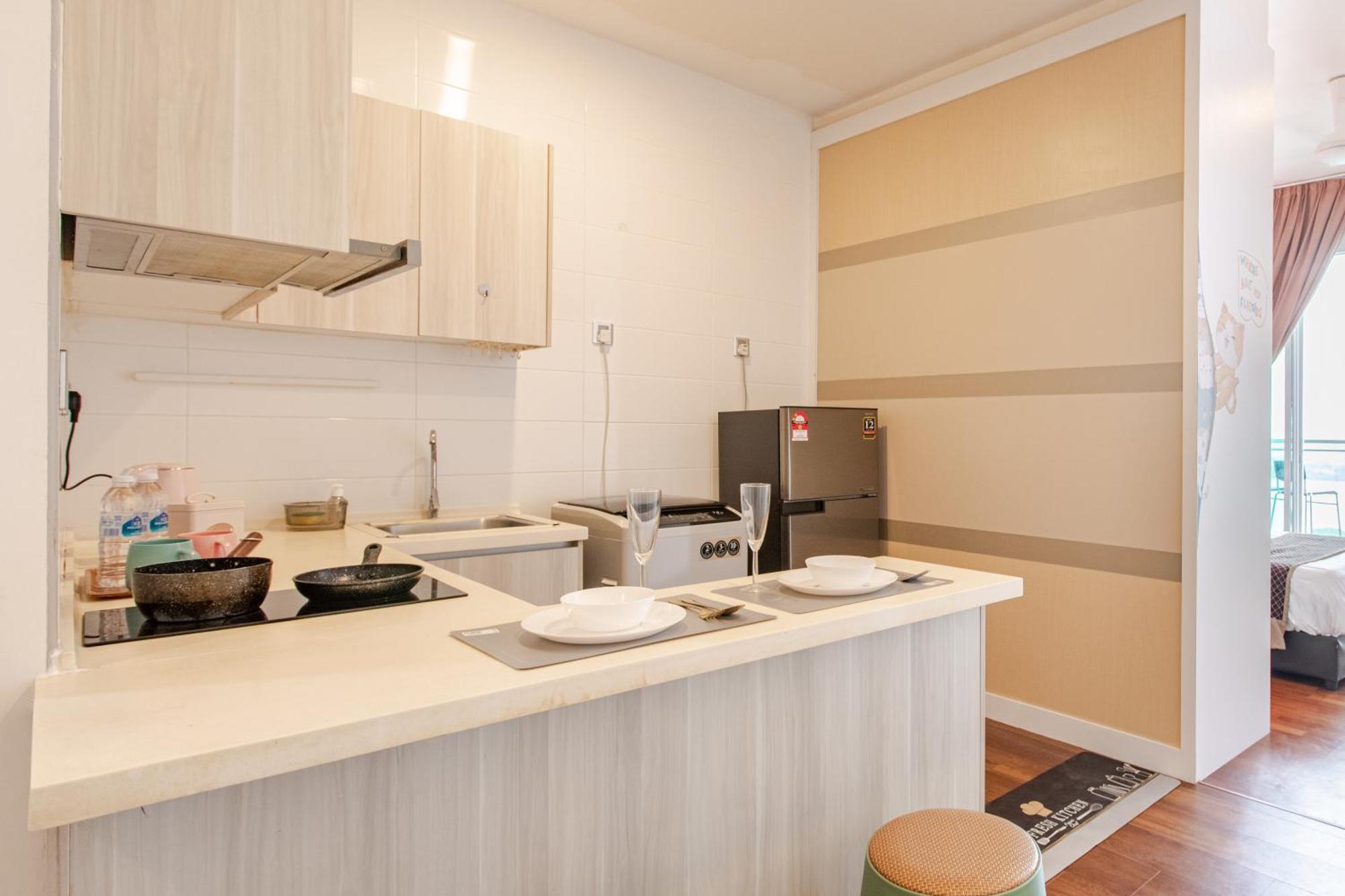 Paragon Suites Studios With Private Jacuzzi Near Ciq Rts Johor Bahru Eksteriør bilde