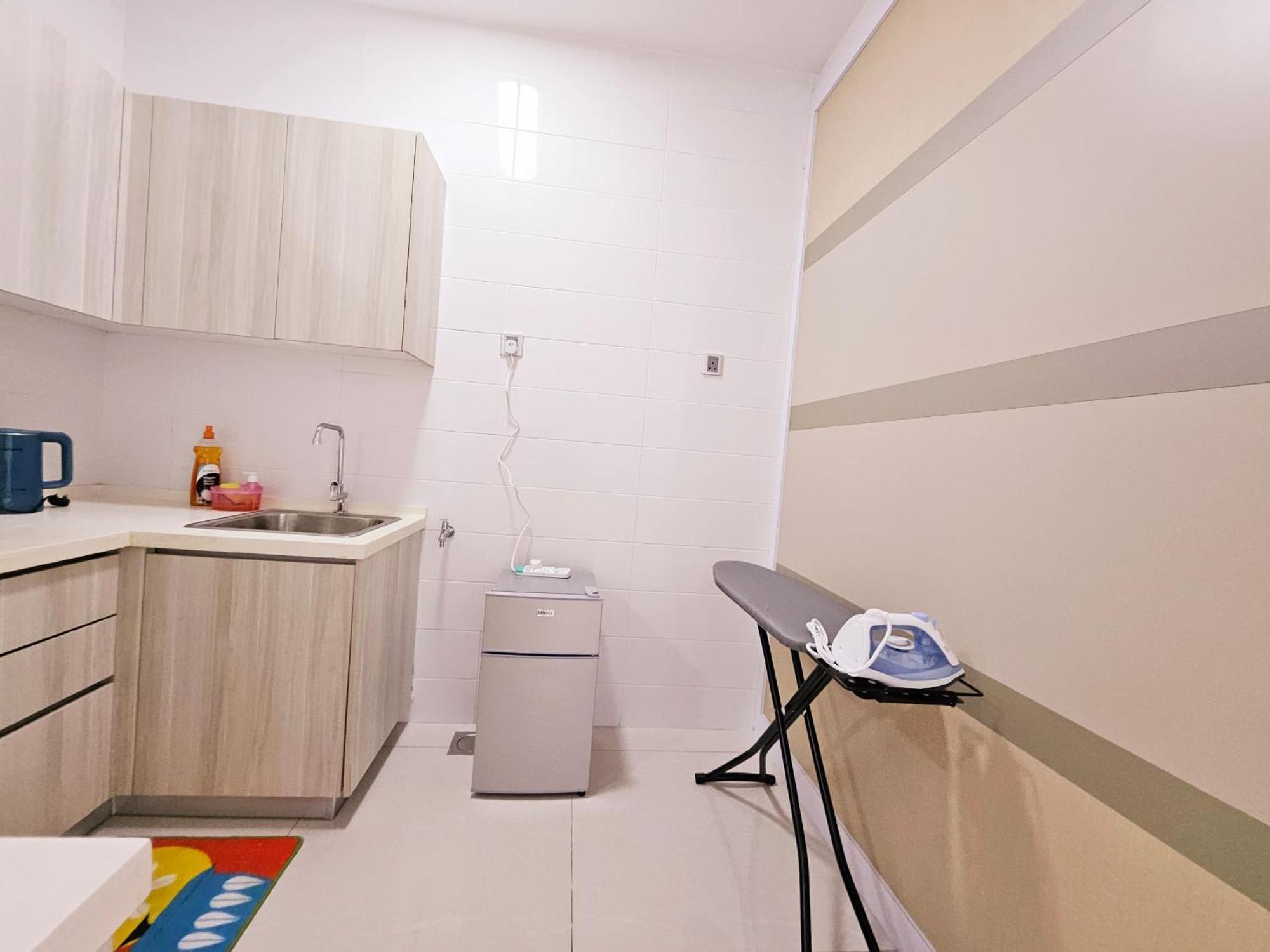 Paragon Suites Studios With Private Jacuzzi Near Ciq Rts Johor Bahru Eksteriør bilde