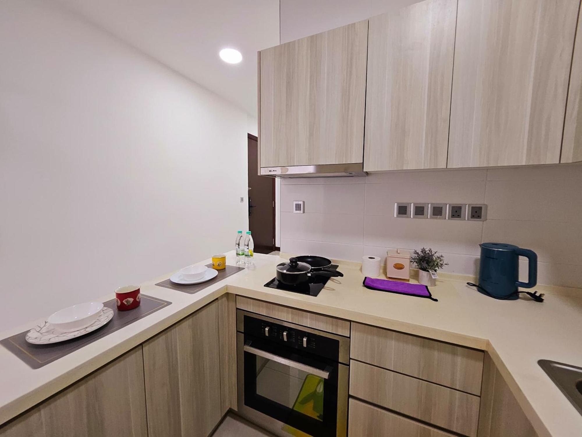 Paragon Suites Studios With Private Jacuzzi Near Ciq Rts Johor Bahru Eksteriør bilde