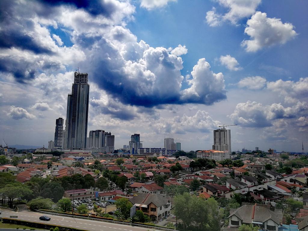 Paragon Suites Studios With Private Jacuzzi Near Ciq Rts Johor Bahru Eksteriør bilde