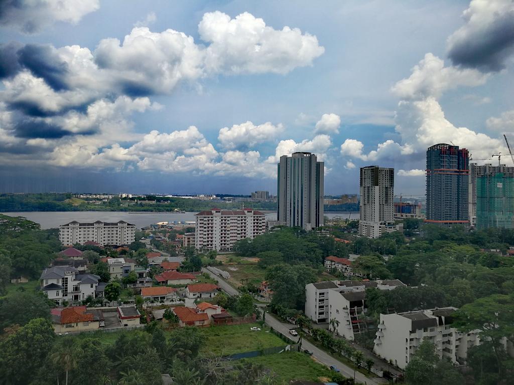 Paragon Suites Studios With Private Jacuzzi Near Ciq Rts Johor Bahru Eksteriør bilde