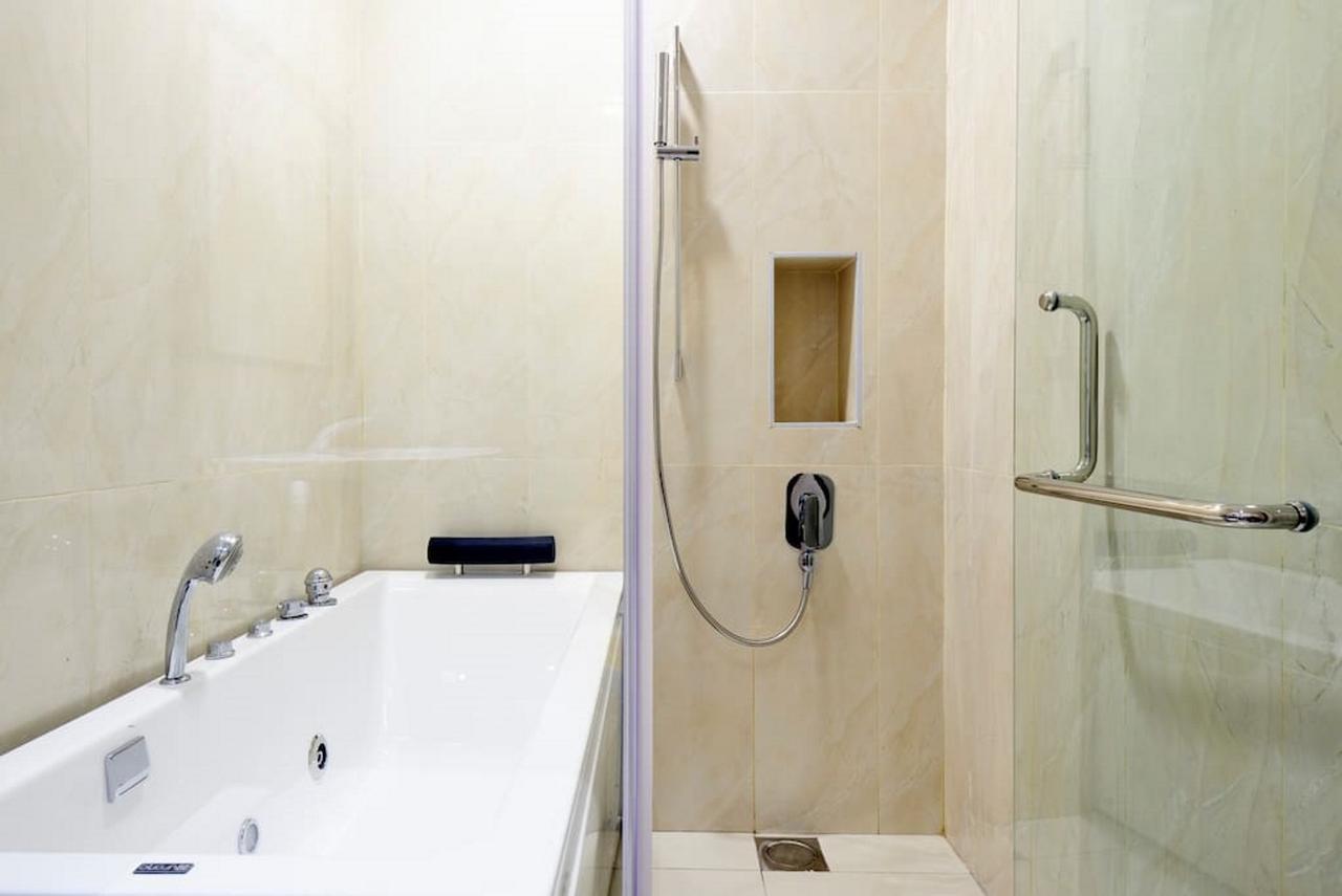 Paragon Suites Studios With Private Jacuzzi Near Ciq Rts Johor Bahru Eksteriør bilde