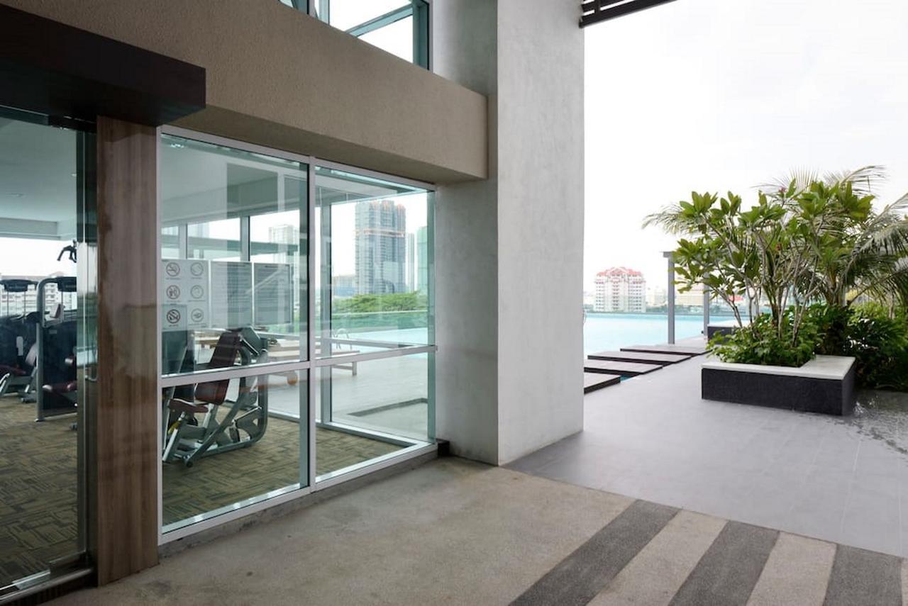 Paragon Suites Studios With Private Jacuzzi Near Ciq Rts Johor Bahru Eksteriør bilde