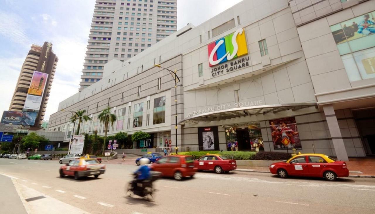 Paragon Suites Studios With Private Jacuzzi Near Ciq Rts Johor Bahru Eksteriør bilde